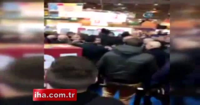 Fransa Cumhurbaşkanı adayına yumurtalı saldırı