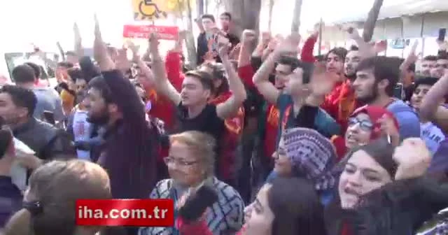 Galatasaray otobüsüne saldırı