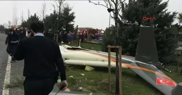 İstanbul'da Sikorsky S-76 tipi helikopter düştü