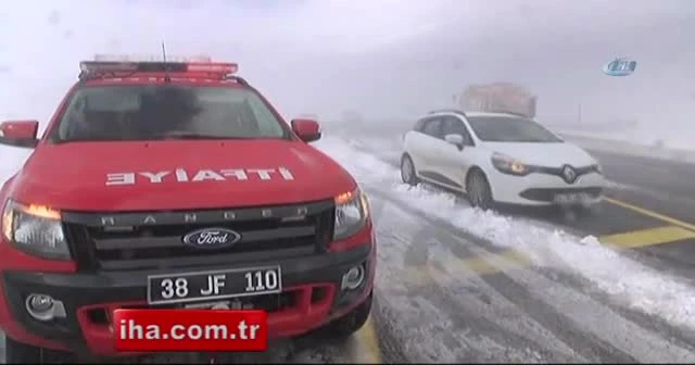 Kayseri’de zincirleme trafik kazası: 15 yaralı