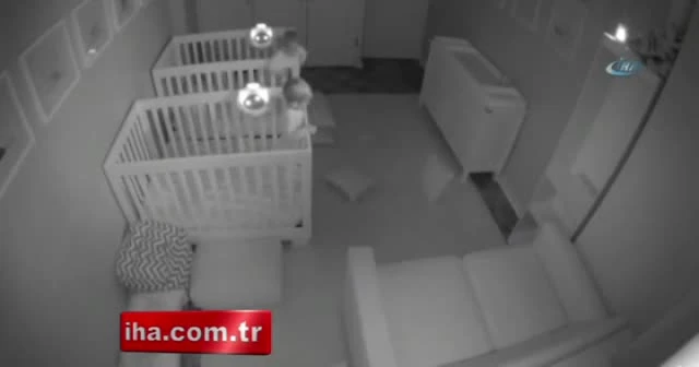 Minik ikizlerin gece sefası