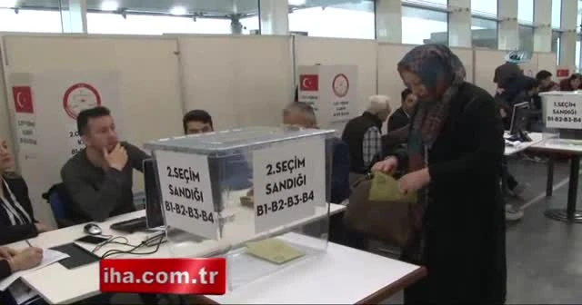 Referandum oylamaları sınır kapılarında bugün başladı