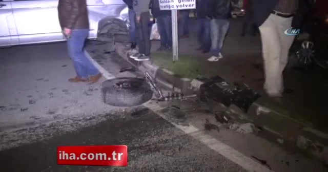 Refüjü aşan otomobil minibüse çarptı: 5 yaralı