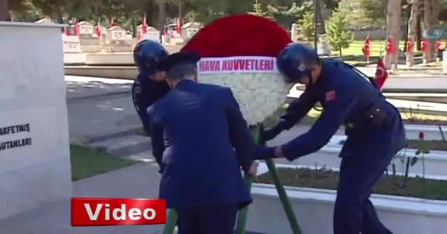 Sabiha Gökçen mezarı başında anıldı