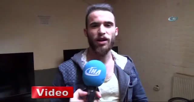 Soğan çuvalıyla birlikte oyun salonunun ortasına düştü