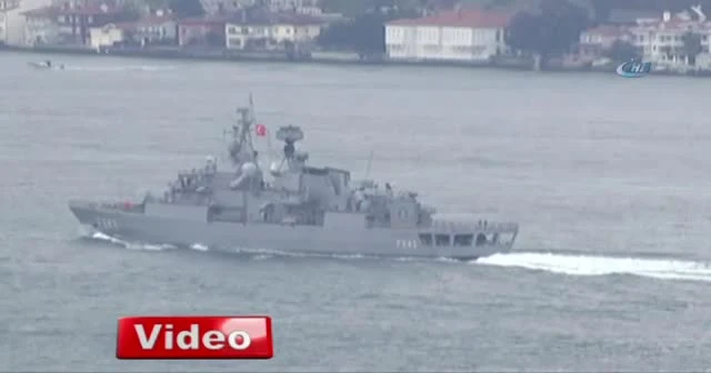 Türk savaş gemileri İstanbul Boğazı’nda böyle görüntülendi