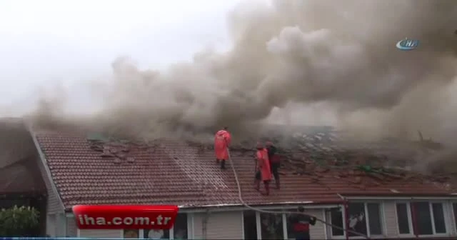 Zonguldak’ta anaokulu alev alev yandı