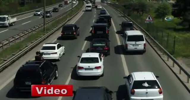 10 aylık hapis için 100 araçlık konvoyla cezaevine gitti