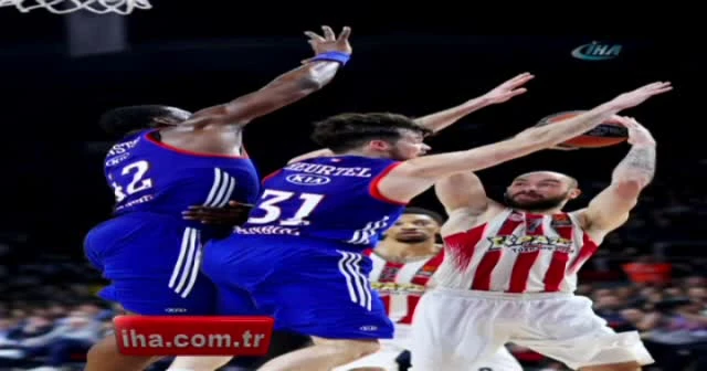 Anadolu Efes Final Four’a göz kırptı
