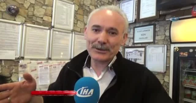 Bahşiş kutusunu çalarken kameralara yakalandı