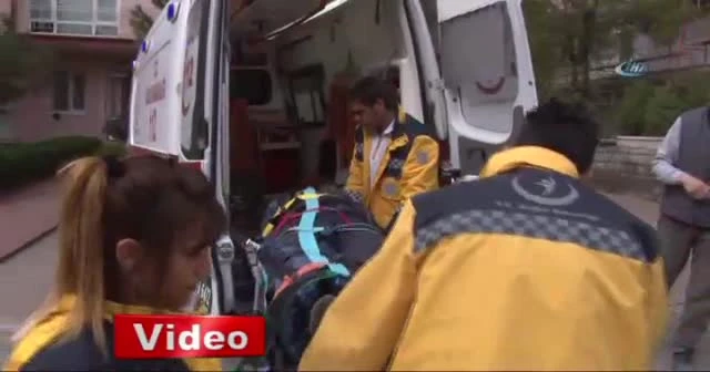 Göçük altında kalan Iraklı işçiyi itfaiye kurtardı