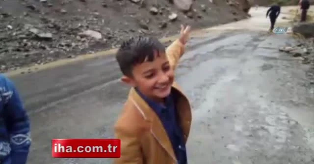 Hakkari'de sağanak yağış hayatı felç etti