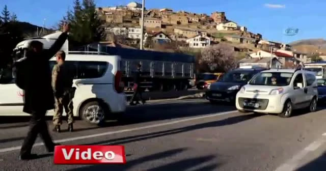 Kazalar da yol da bir türlü bitmeyince Tekke köylüleri karayolunu kapattı