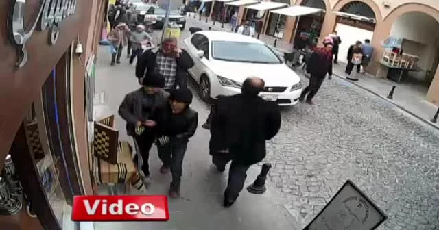 Otomobilden 15 bin liralık tespih çaldı