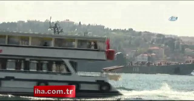 Rus savaş gemisi İstanbul Boğazı'ndan geçti