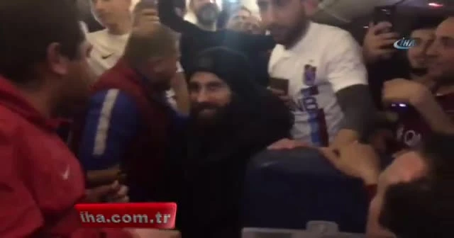 Taraftardan Olcay Şahan’a uçakta sürpriz