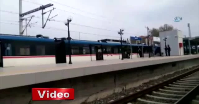 Trende bomba ihbarı: Yolcular tahliye edildi
