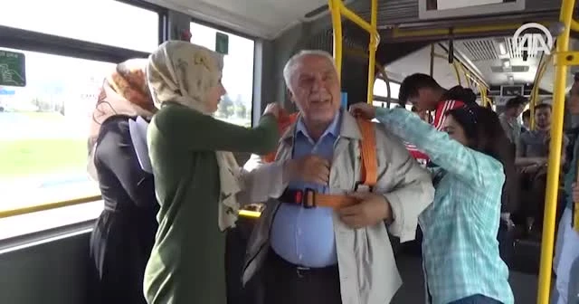 'Ayakta yolculuk' için güvenlik kemeri