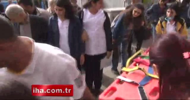 Bayrak satıcıları arasındaki tartışma kanlı bitti