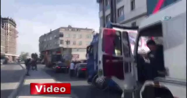 Böyle olur kamyoncunun düğün konvoyu