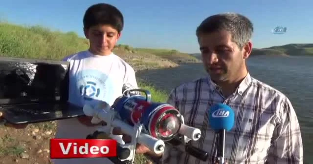 Çay termosundan denizaltı yaptı