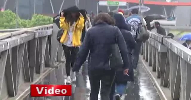 İstanbul'da sağanak yağış etkili oluyor