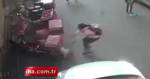 Küçük çocuk 3. kattan böyle düştü