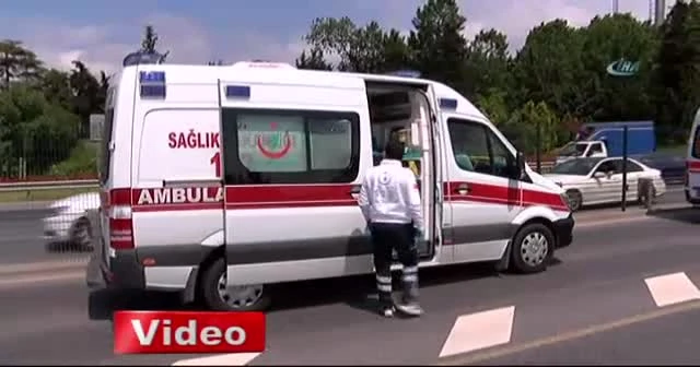 Metrobüs bariyerlere çarptı: 5 yaralı