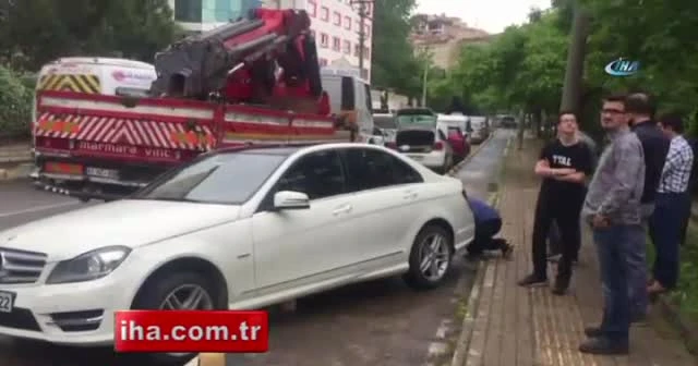 Otomobiller sel sularına kapıldı