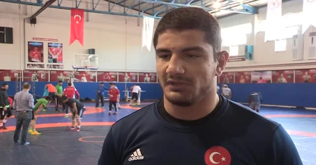 Taha Akgül, annesi için mindere çıkacak