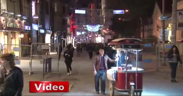 Taksim Meydanı araç ve yaya trafiğine açıldı