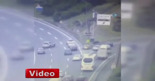 TEM'de geri geri giden sürücüler kazaya davetiye çıkardı