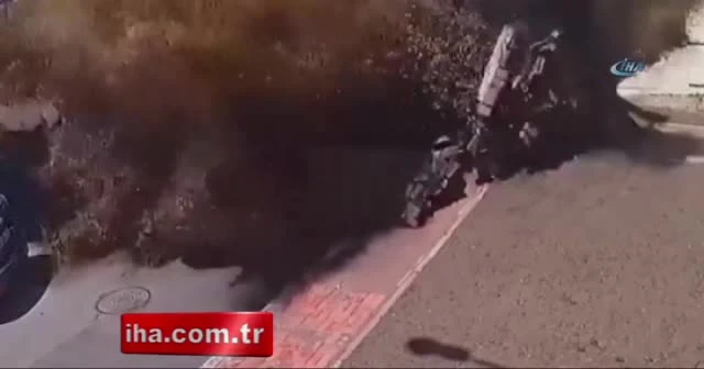 Ukrayna'da su borusu patladı, sokaklar göle döndü