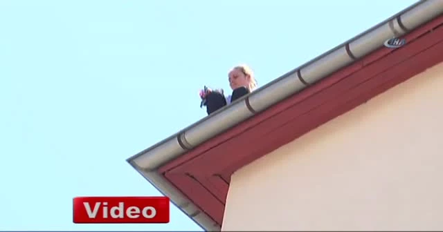 7'den 70'e herkes intihar girişimini seyretmek için koştu