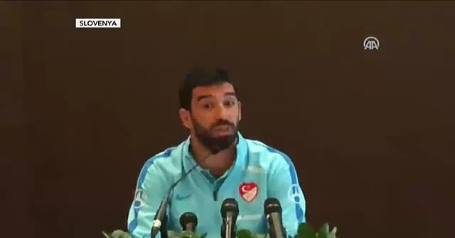 Arda Turan milli takım kariyerini sonlandırdığını açıkladı