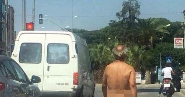 Aşırı sıcak delirtti, çırılçıplak soyundu