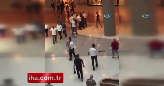 AVM'de bıçaklı dehşet