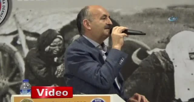 Bakan Müezzinoğlu'nun karşısında kürsüde konuşurken fenalık geçirdi
