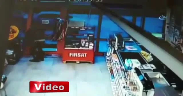Bıçaklı soyguncu sert kayaya çarptı