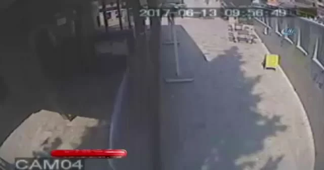 Camide bir şey bulamayınca vantilatörü çaldı