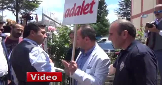 CHP’li vekil Özcan, adliye bahçesinde oturma eylemi yaptı