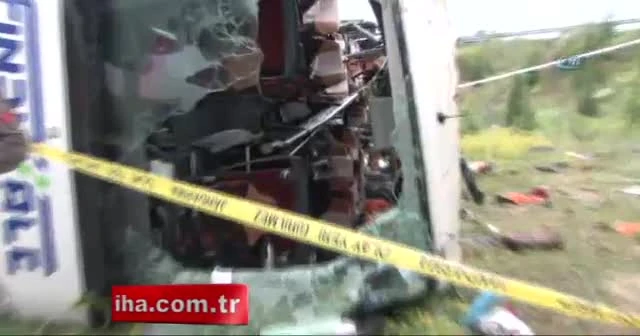Çorum'da yolcu otobüsü köprüden uçtu