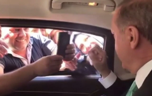 Cumhurbaşkanı Erdoğan'ı gören vatandaşın canlı yayın heyecanı