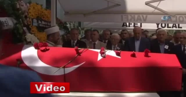 Duayen gazeteci Doğan Heper son yolculuğuna uğurlandı