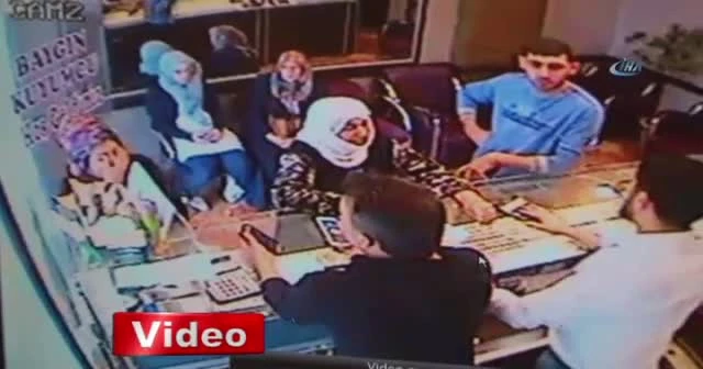 Genç kadını ağlatan sahte polislerden biri yakalandı