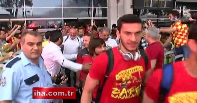 Göztepe’ye Antalya’da şampiyon gibi karşılama