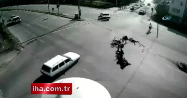 Hepsi yola savruldu!