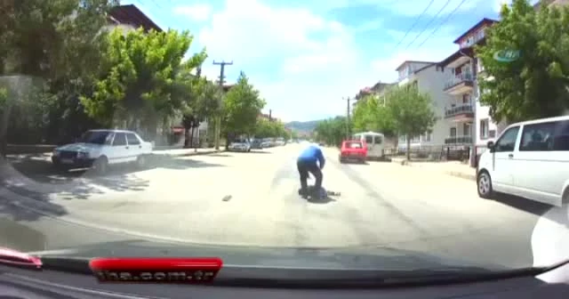 Isparta’da otomobil çocuğa böyle çarptı