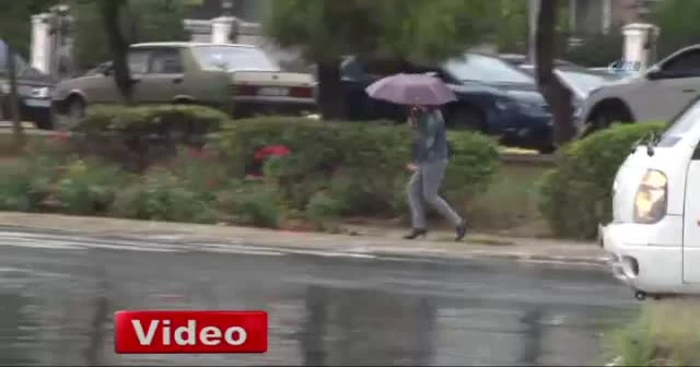 İstanbul'da sağanak yağış ve serin hava etkili oluyor