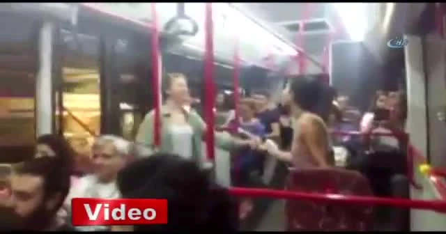 İzmir'de en eğlenceli otobüs yolculuğu